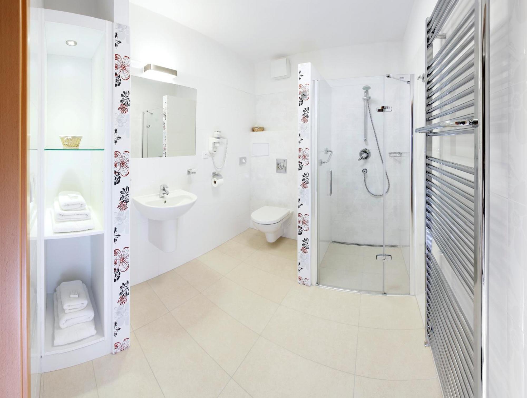 Lazensky A Wellness Hotel Nivamare Luhacovice Exterior photo
