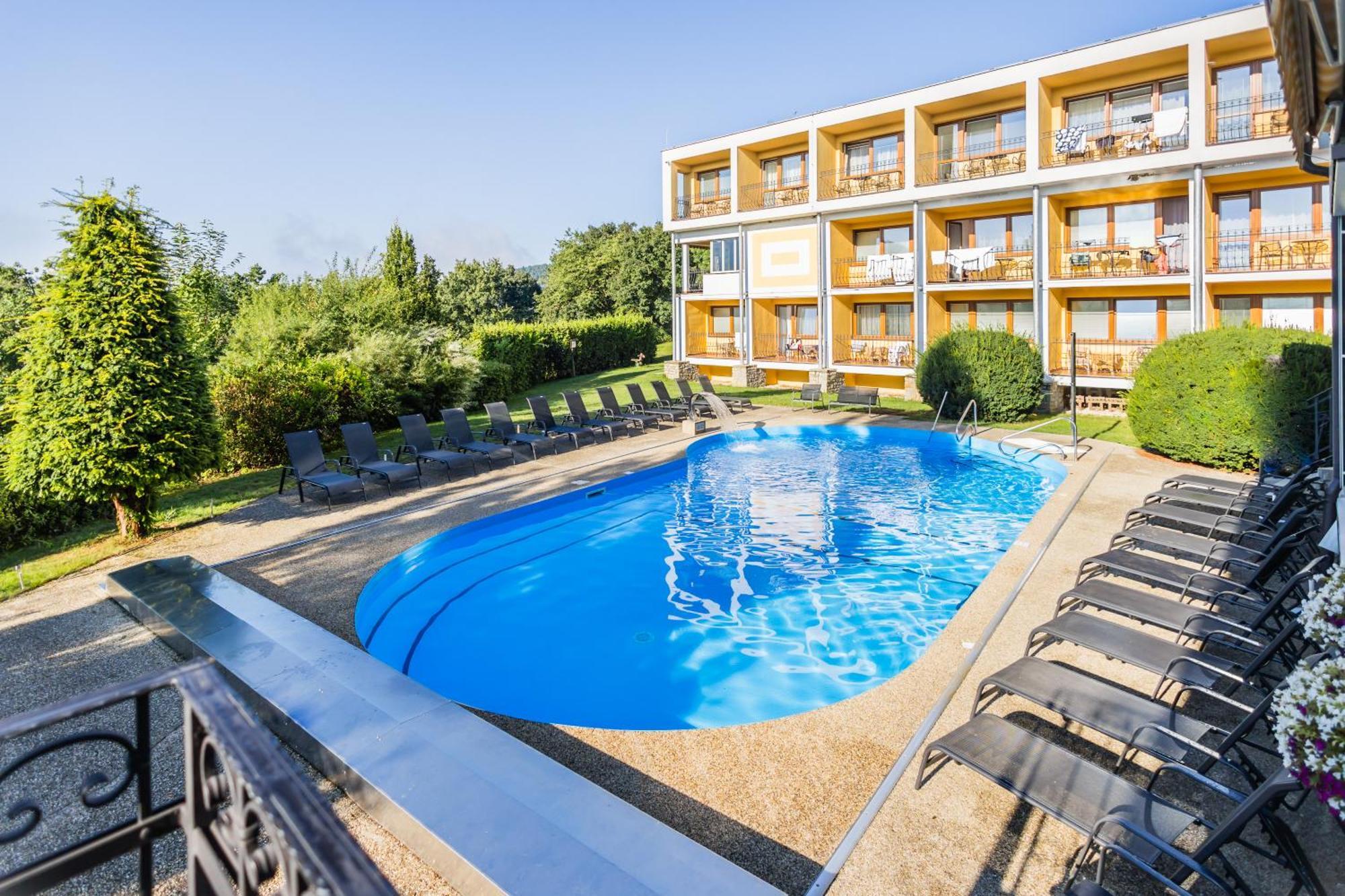 Lazensky A Wellness Hotel Nivamare Luhacovice Exterior photo